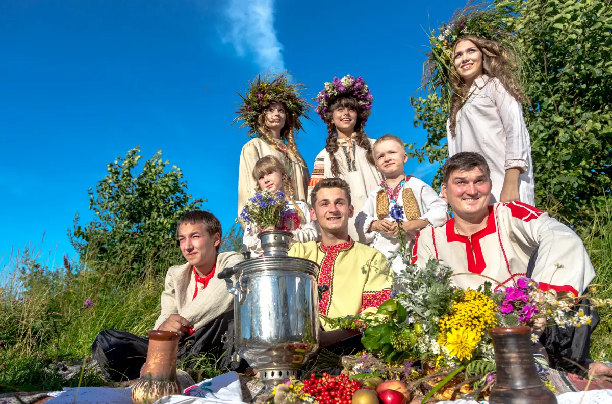 A group of people in traditional Russian clothing